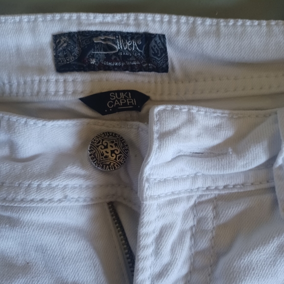 Silver Suki Capris, super stretch, white jeans - Picture 2 of 6